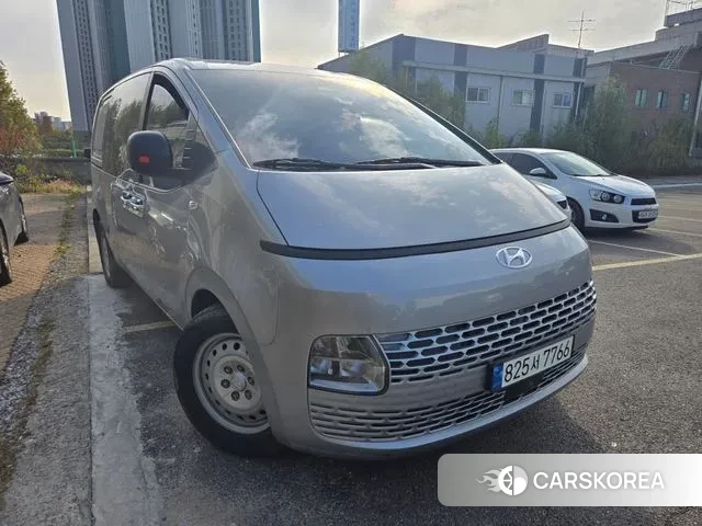 Hyundai Staria 2023 Серебряный из Кореи, фото 2