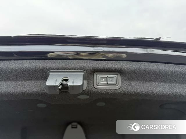 Audi A7L id 4228475 из Китая 11