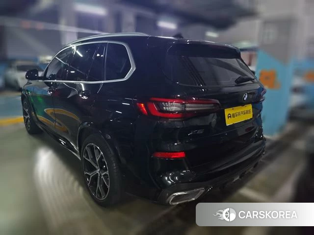 BMW X5 (imported) 2021 Черный из Китая, фото 2