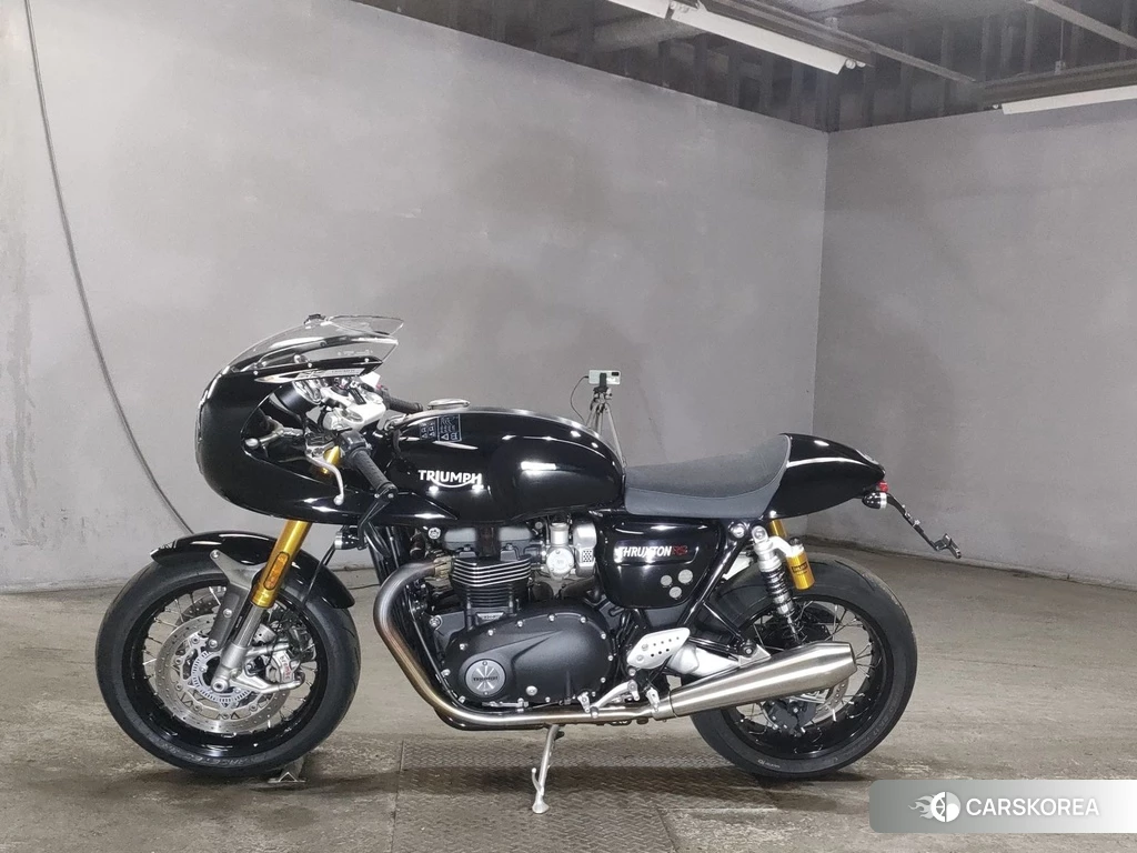 Проданный Triumph THRUXTON 1200RS 2022 из Японии