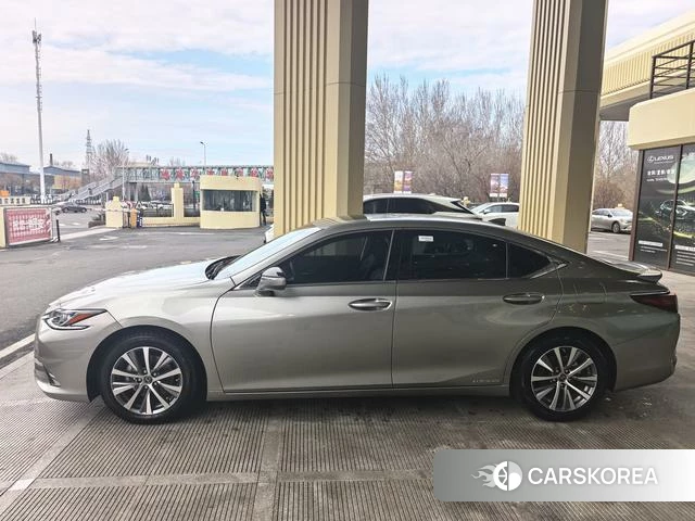 Lexus ES id 4259218 из Китая 8