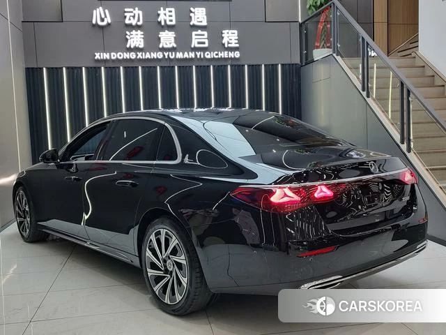 Mercedes-Benz E-class 2024 Черный из Китая, фото 2
