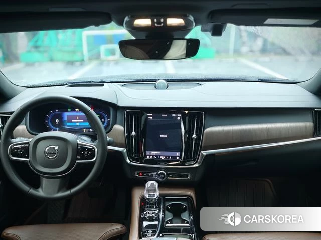 Volvo S90 PHEV 2024 Черный из Китая, фото 2