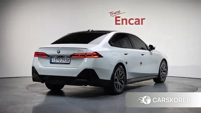 BMW 5 Series (G60) id 3533616 из Кореи 12