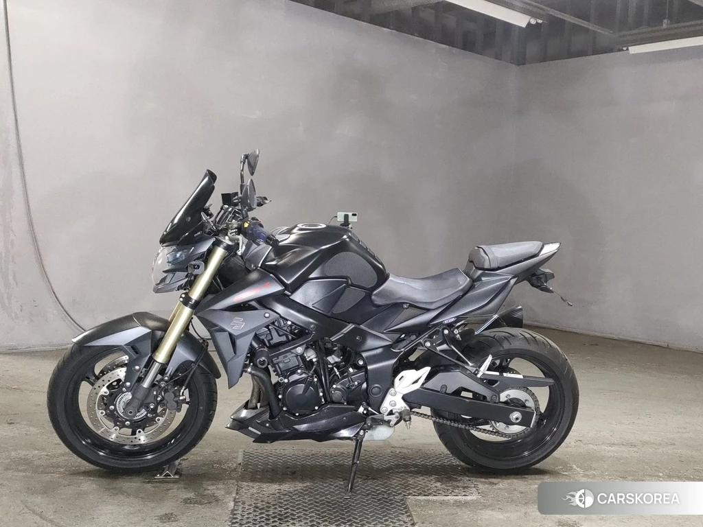 Проданный Suzuki GSR750 2013 из Японии
