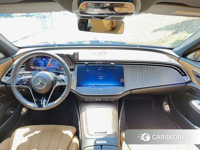 Mercedes-Benz E-class 2025 Черный из Китая, фото 2