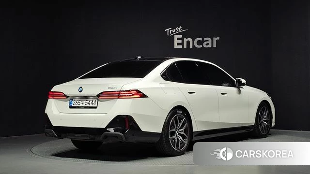 BMW 5 Series (G60) id 4639826 из Кореи 12