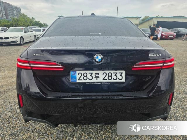 BMW 5 Series (G60) 2025 Черный из Кореи, фото 2