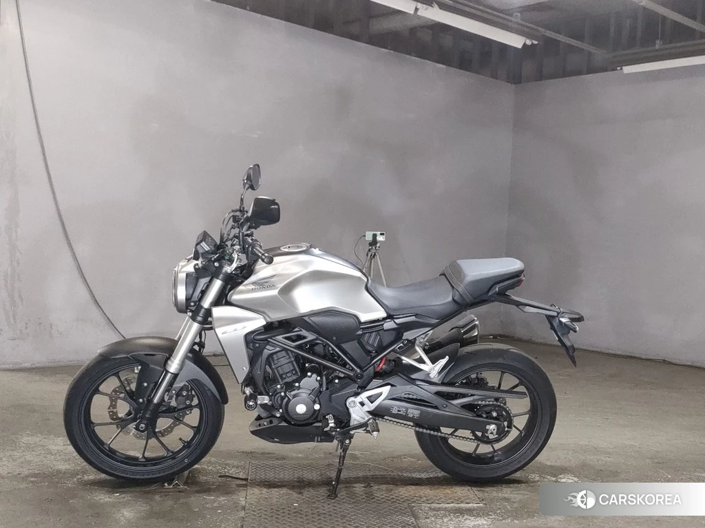 Проданный Honda CB250R 2018 из Японии, фото 2