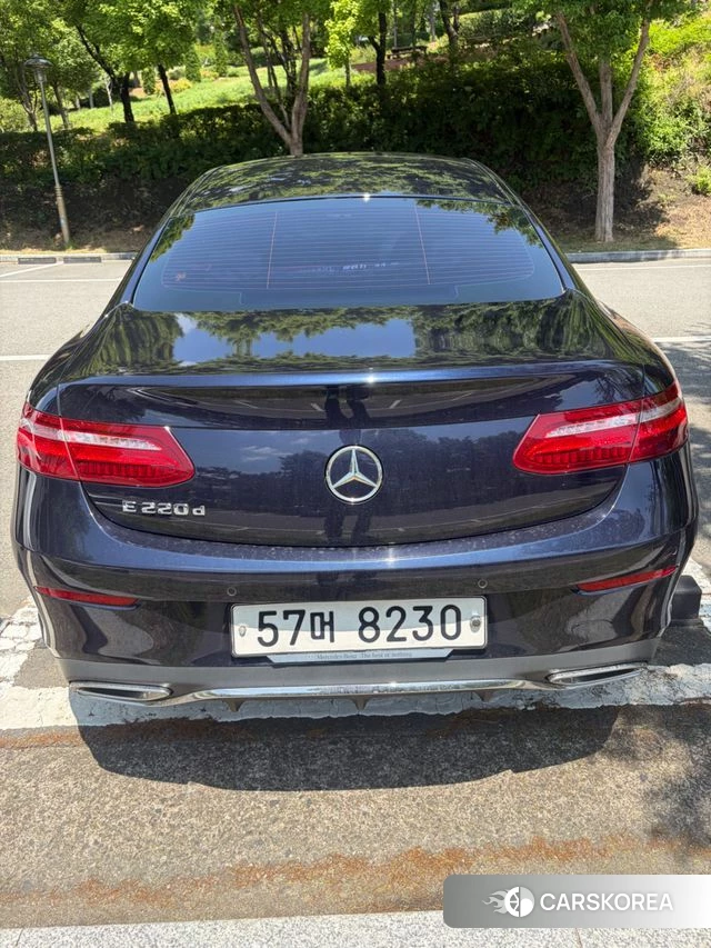 Mercedes-Benz E-Class W213 2018 Синий из Кореи, фото 2