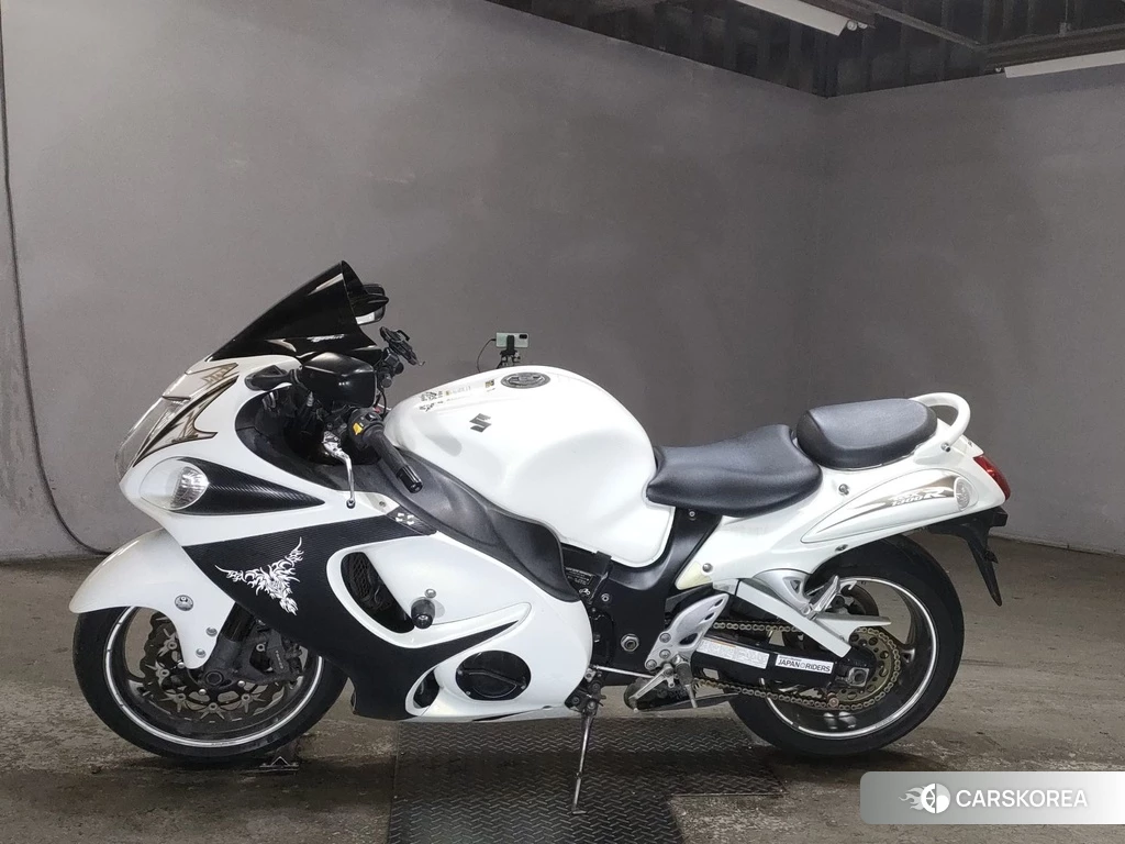Проданный Suzuki GSX1300R HAYABUSA 2011 из Японии