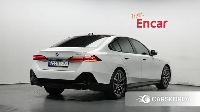 BMW 5 Series (G60) id 4279649 из Кореи 12