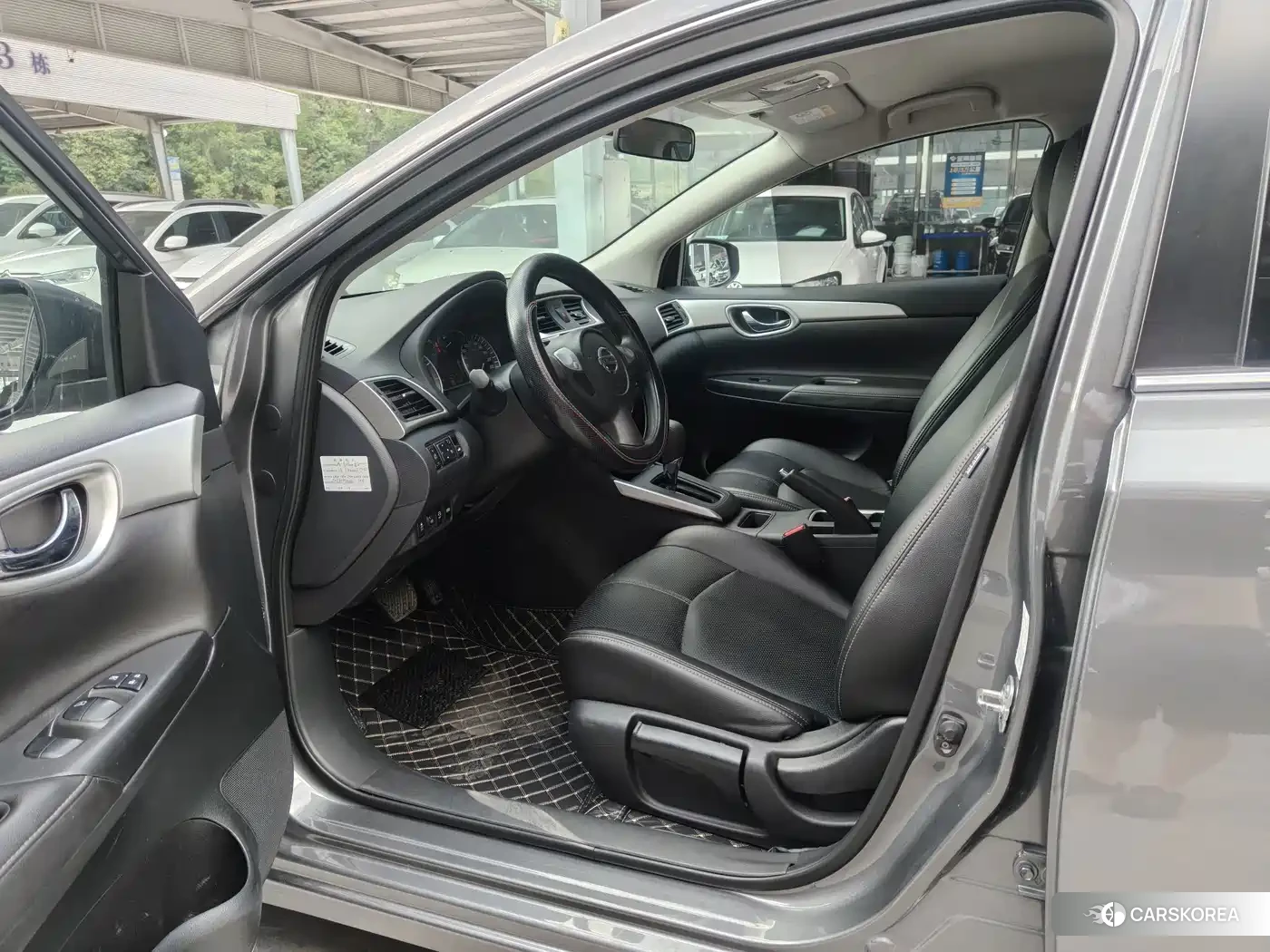 Nissan Sylphy 2024 Silver/gray из Китая, фото 2
