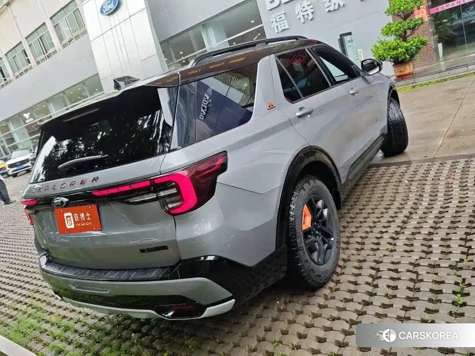 Ford Explorer 2026 Silver/gray из Китая, фото 2