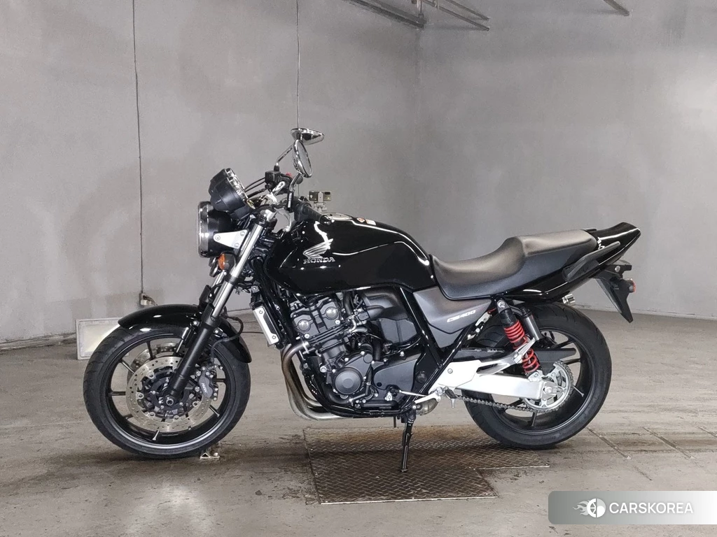 Проданный Honda CB400SF 2021 из Японии, фото 2