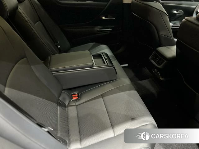 Lexus ES id 4276298 из Китая 10