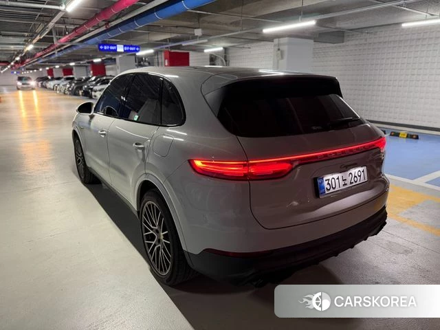 Porsche Cayenne (PO536) 2023 Цвет галактики из Кореи, фото 3