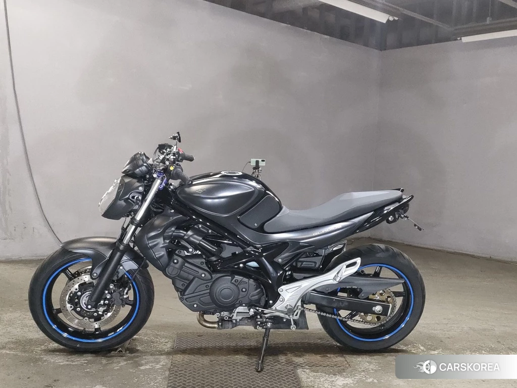 Проданный Suzuki GLADIUS 400 2013 из Японии, фото 2