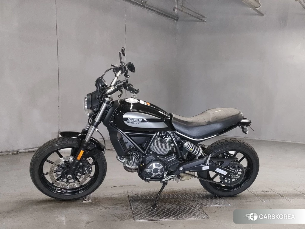 Проданный Ducati SCRAMBLER SIXTY2 2017 из Японии