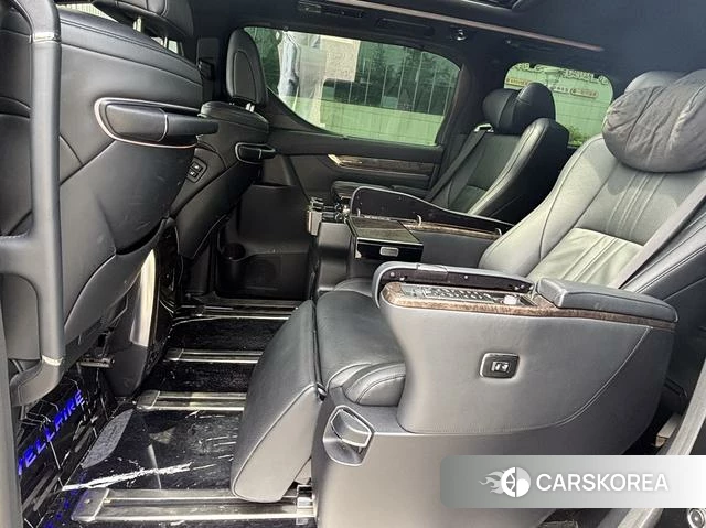 Toyota Elfa id 4374640 из Китая 12