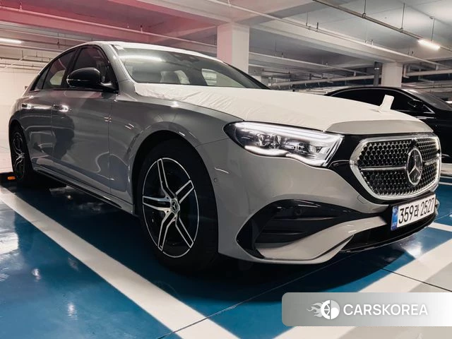 Mercedes-Benz E-Class W214 2026 Светло-серебряный цвет из Кореи, фото 2
