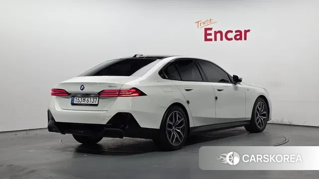 BMW 5 Series (G60) id 3477375 из Кореи 12