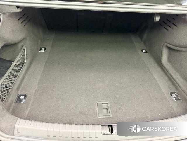 Audi A6L id 4241598 из Китая 12