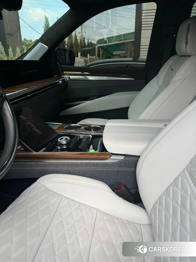 Cadillac Escalade 5th Generation 2025 Черный из Кореи, фото 2