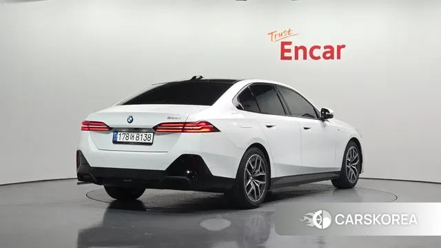 BMW 5 Series (G60) id 3442162 из Кореи 12