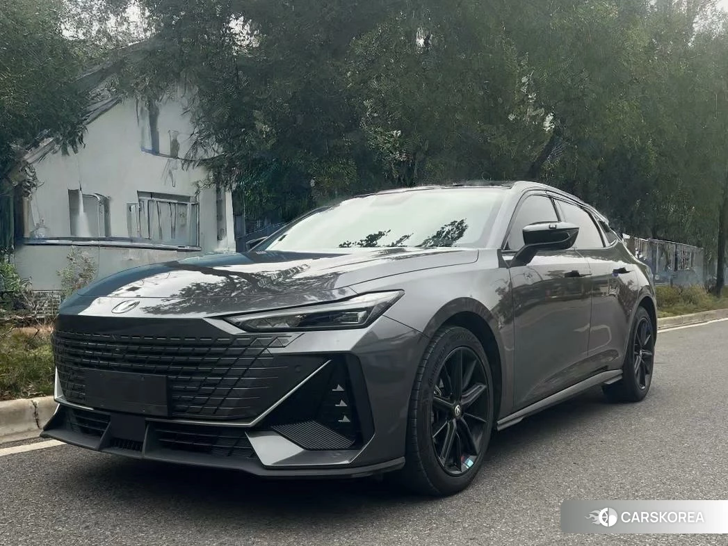 Chang'an UNI-V 2022 Темно-серый из Китая, фото 2