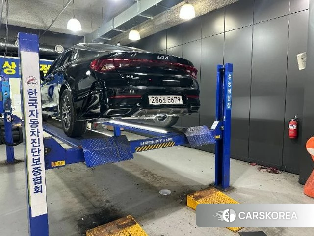 Kia K5 3rd generation 2023 Черный из Кореи, фото 2