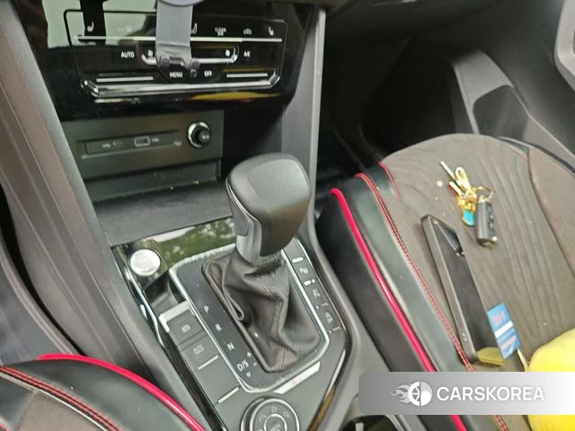 Volkswagen Tiguan L id 4374430 из Китая 12