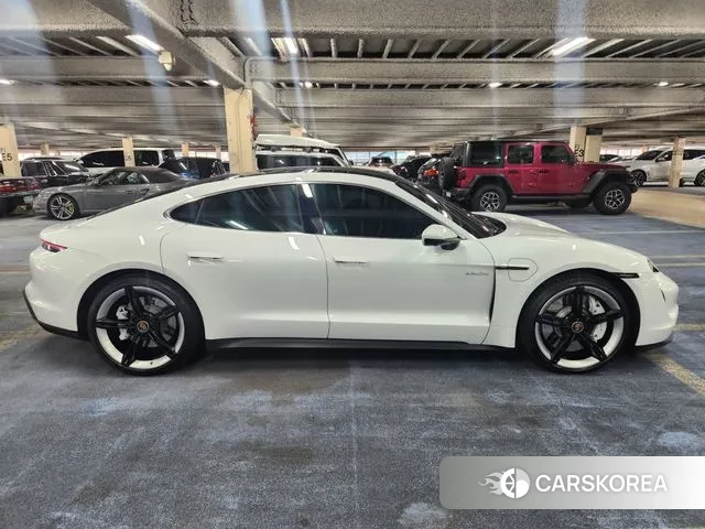 Porsche Taycan id 3463403 из Кореи 11