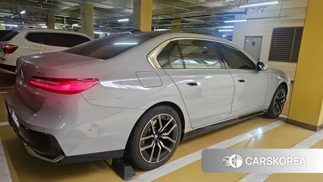 BMW 7 Series (G70) id 3706160 из Кореи 11