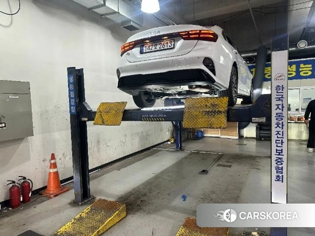 Kia The New K3 2nd generation 2024 Белый из Кореи, фото 2