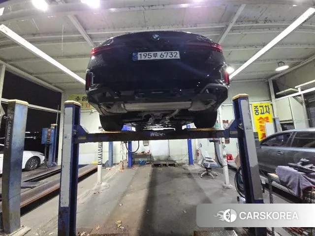 BMW 5 Series (G60) 2025 Серый из Кореи, фото 2