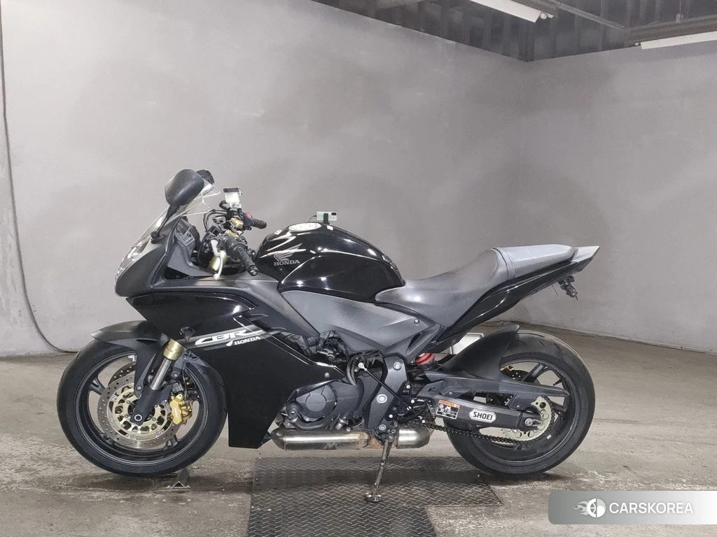 Проданный Honda CBR600F 2012 из Японии