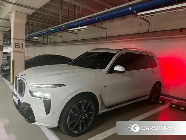 BMW X7 (G07) 2024 Белый из Кореи, фото 2