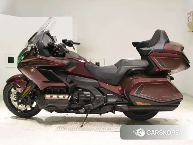 Honda GL1800 TOUR DCT 2026 из Японии