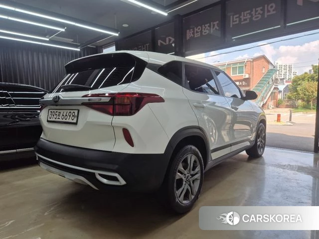 Kia Seltos 2021 Белый из Кореи, фото 5