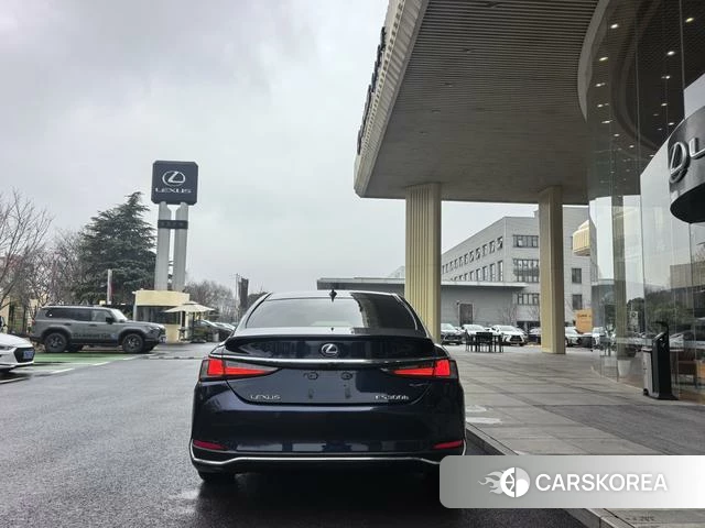 Lexus ES id 4209378 из Китая 9