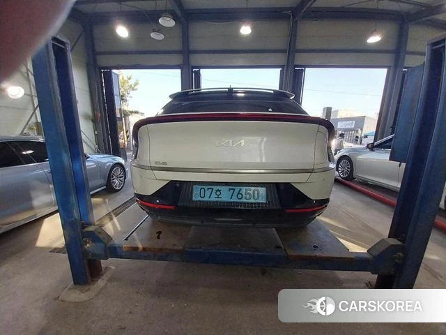 Kia EV6 2022 Белый из Кореи, фото 2