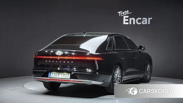 Hyundai Grandeur (GN7) id 3321973 из Кореи 12