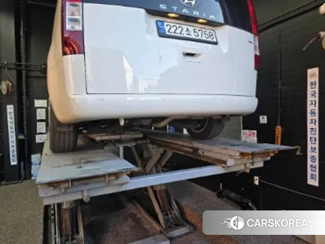 Hyundai Staria 2023 Белый из Кореи, фото 2
