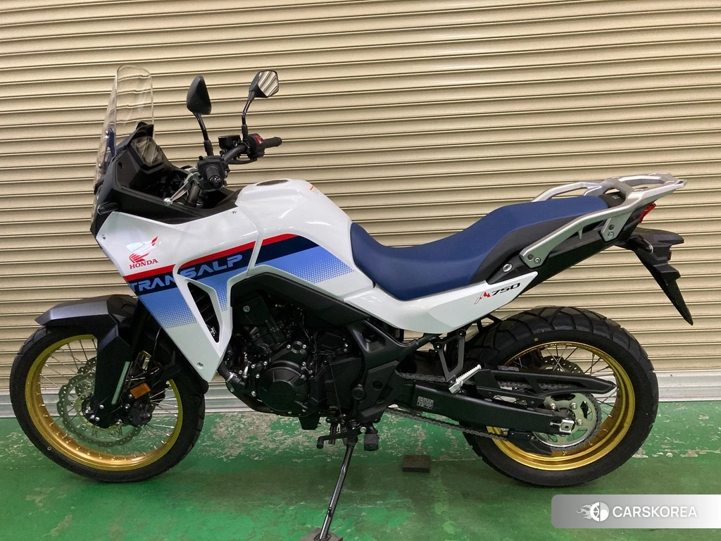 Проданный Honda TRANSALP XL750 2023 из Японии
