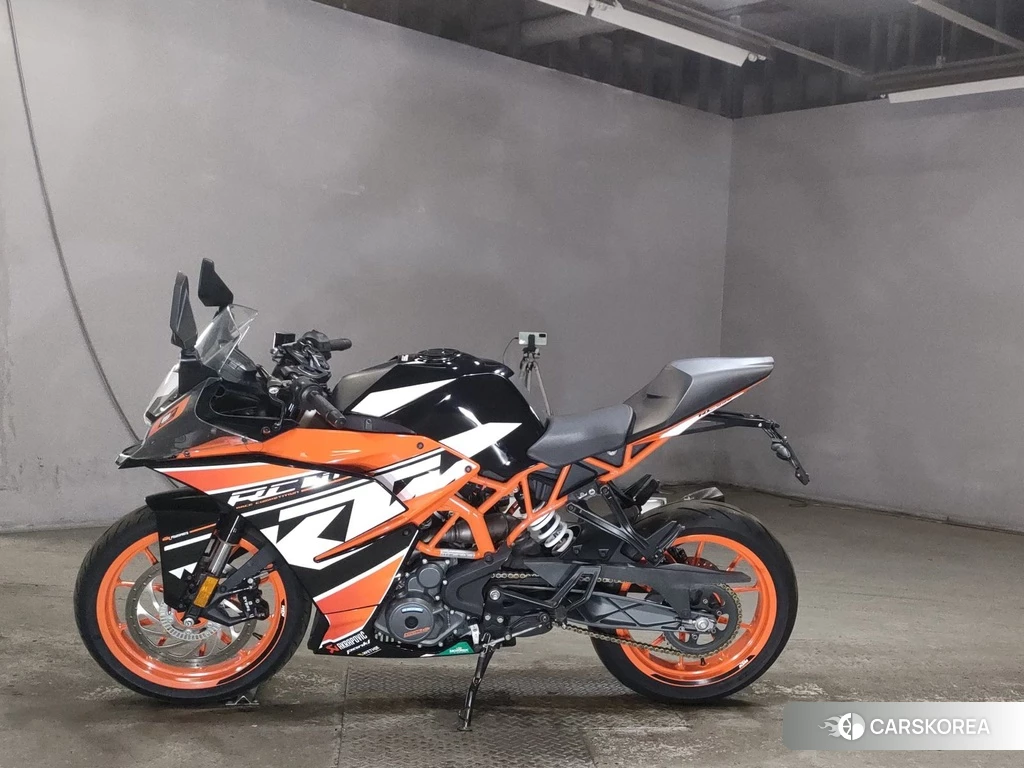 Проданный KTM RC 390 id 4141943 из Японии, фото 2