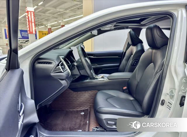 Toyota Camry 2023 Белый из Китая, фото 6