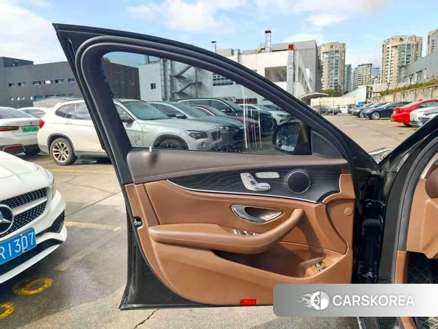 Mercedes-Benz E-class PHEV id 4236329 из Китая 9