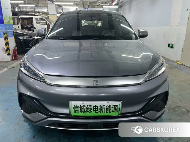 BYD Yuan PLUS 2023 Серебристо-серый из Китая, фото 2