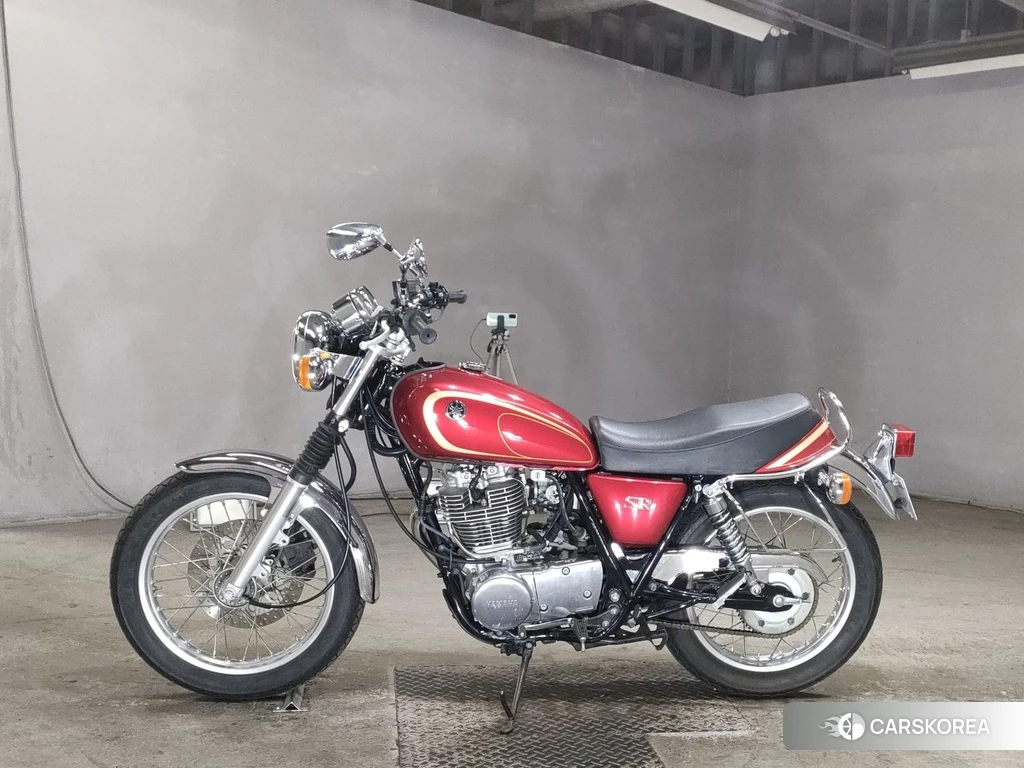 Проданный Yamaha SR 400 2011 из Японии, фото 2